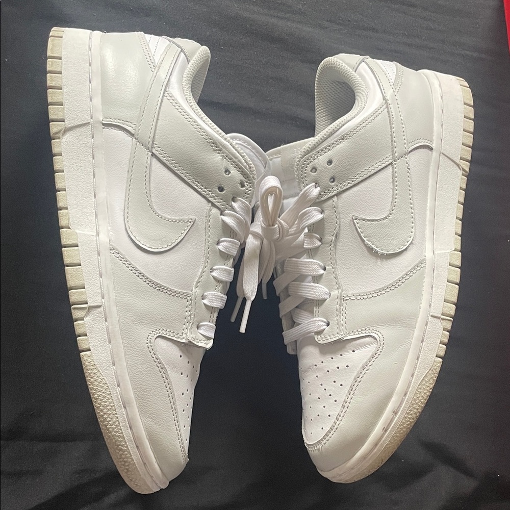 Womens dunk low. Gray and white
